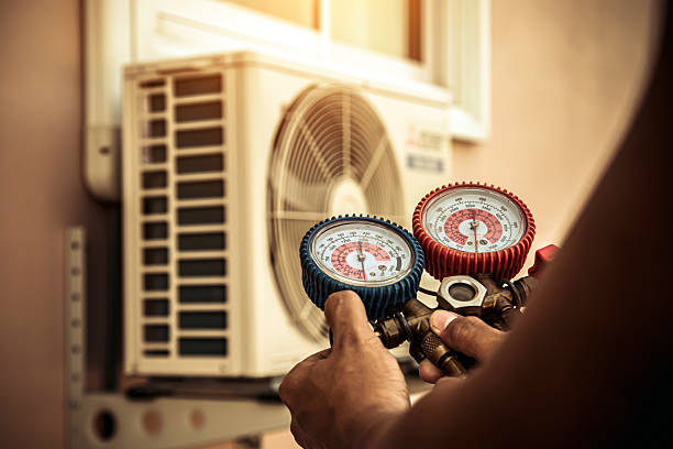 Professional Hvac Installation technician working in Godley, TX